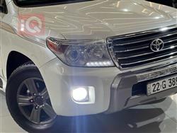 تۆیۆتا لاند کروزەر